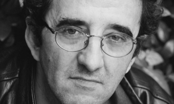 Roberto Bolaño retratado en París.